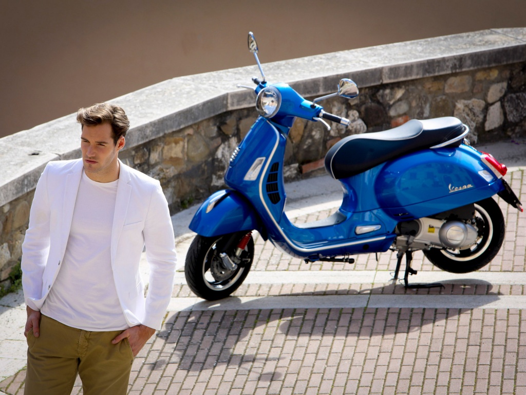 Фото скутера Vespa GTS Super 300 ie ABS